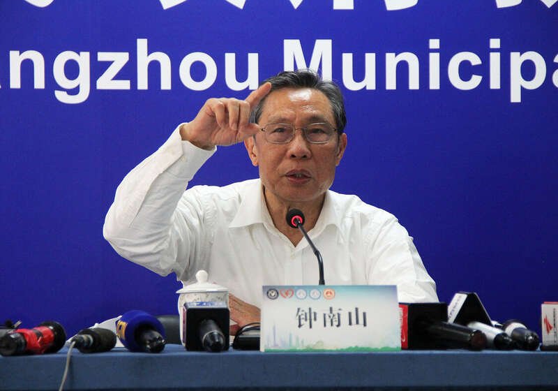 全国大概有85%的人感染过新冠病毒，约有11亿至12亿人